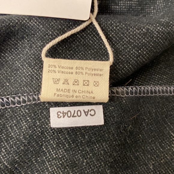 Pretty Persuasions Grey / Black Shawl - Picture 7 of 7